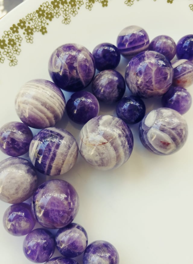 Dream (Chevron) Amethyst Spheres